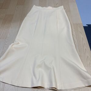 ATTI BLOSSOM ロングスカート マーメイドスカート フレアスカート クリーム色