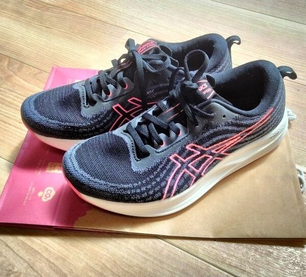 【土日限定価格】asics ランニングシューズ レディース 25cm