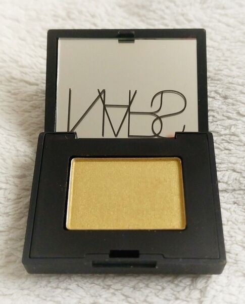 【送料込】NARS シングルアイシャドー ゴールドフィンガー(GOLD FINGER)【アイシャドウ】