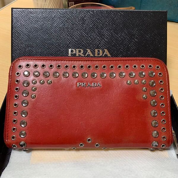 PRADA 長財布 スタッズ レッド