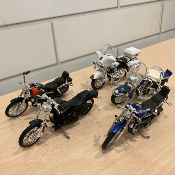Maisto製 ハーレーダビッドソン 1/24 フィギュア ワイドグライド ナイトトレイン エレクトライド ポリス