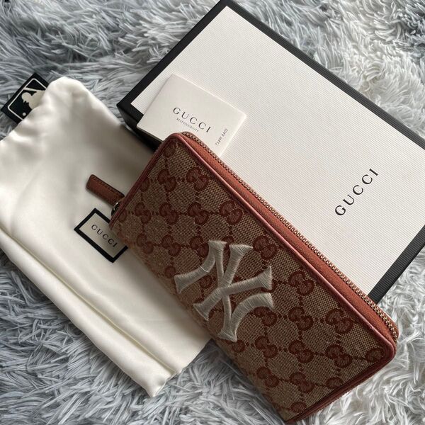 GUCCI×NYヤンキース コラボ 長財布 ラウンドファスナー GGキャンパス