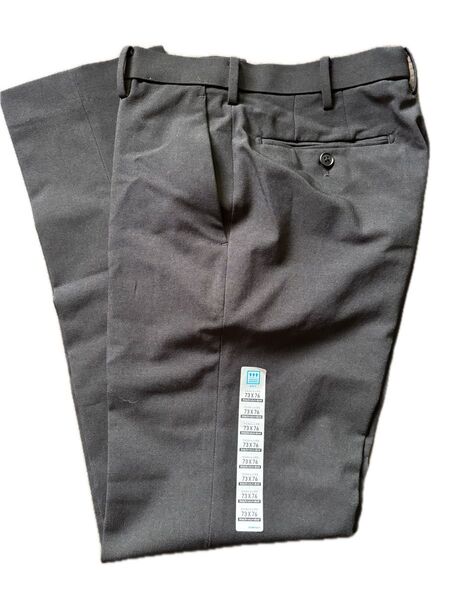 UNIQLO メンズパンツ 73×76 新品未使用 ブラック スラックス