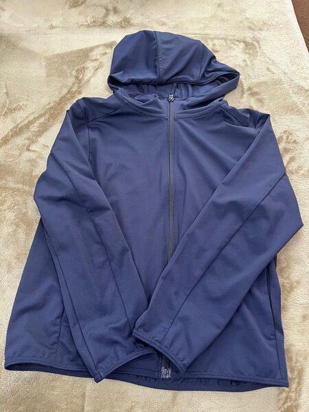 UNIQLO エアリズムUVカットメッシュパーカ 130