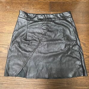 レザー風 ミニスカート ブラック スリット入り