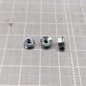 N0323 皿バネナット M3 P0.5 三価ホワイト 100個