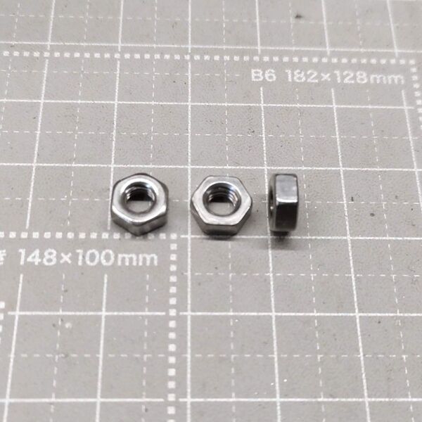 O03N 六角ナット 1種 M4 P0.7 ステンレス コート付 150個