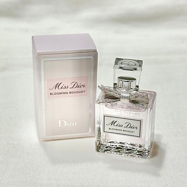 Christian Dior ディオール 香水5ml ミスディオール ブルーミングブーケ オードゥトワレ 新品未使用♪