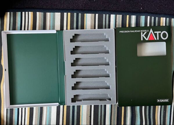KATO 車両ケース e235系
