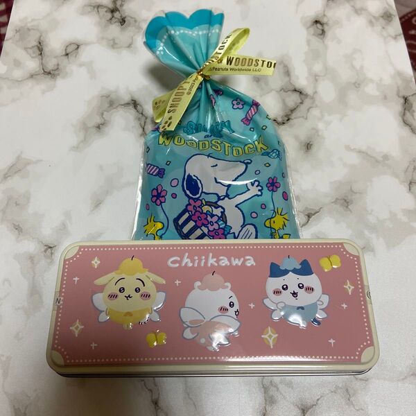 ちいかわドリーム缶 & スヌーピープレゼントバッグ 2個セット
