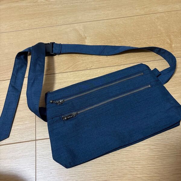 ショルダーバッグ ネイビー