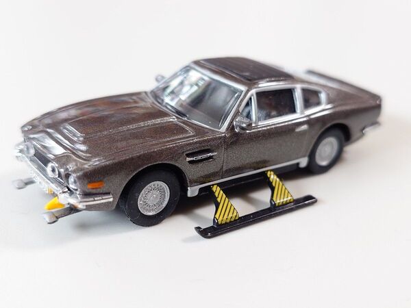 京商 1/64 007 ジェームスボンド アストンマーティン ヴァンテージ ASTON MARTIN VANTAGE まとめ値引有