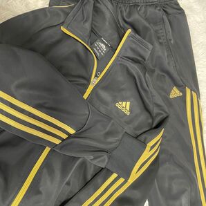 adidas ジャージ 上下セット ブラック×ゴールド