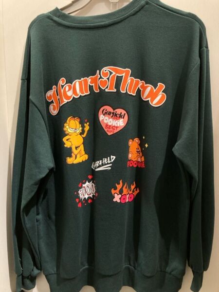 新品 ガーフィールド Garfield トレーナー グリーン 猫 刺繍 ゆったり レディース スウェット cat バックプリント