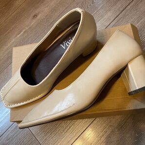 Vivian パンプス スクエアトゥ チャンキーヒール ベージュ Lサイズ 美品