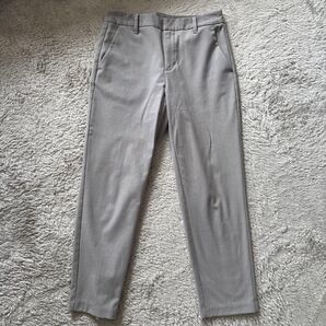 GU Mサイズ パンツ グレー スラックス テーパード 大人カジュアル シンプル