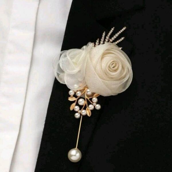 コサージュ 結婚式 母の日 入学式 入園式 発表会 ローズ バラ オフホワイト 白 小さめ パール ゴールド フォーマル 花
