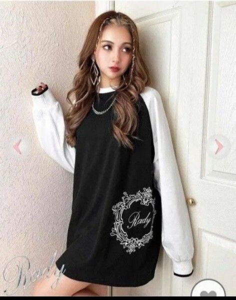 Rady 激レア フレームRady ロゴ ラグラン ロングTシャツ