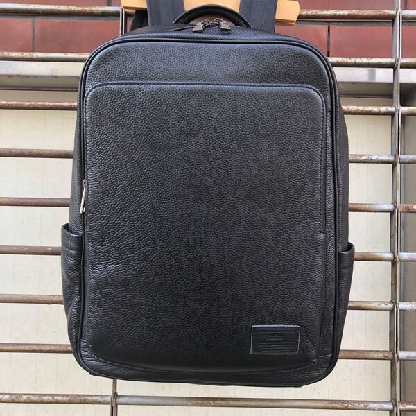 GUSCIO(グッシオ)『新品未使用』《牛革》レザーリュック