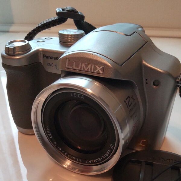 Panasonic LUMIX DMC-FZ7 レトロ デジカメ 一眼レフ