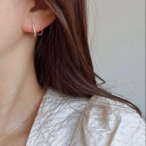 none キラキラネジリピアス ゴールド ノーン