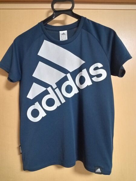 【匿名配送】 アディダス 半袖 Tシャツ Mサイズ