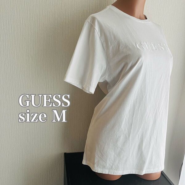 GUESSホワイト刺繍ロゴTシャツ