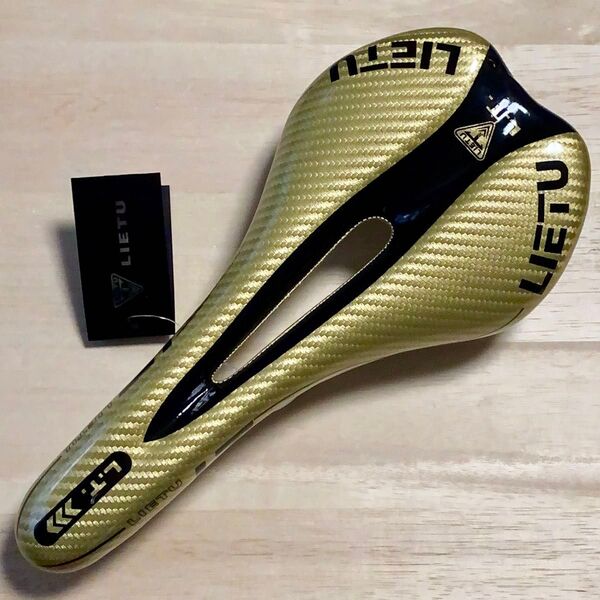 L.T.自転車サドル スポーツバイク仕様 ゴールド黒ライン