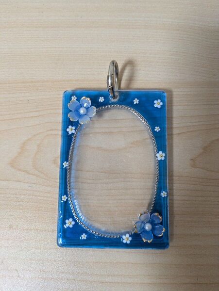 トレカケースキーホルダー レジン デコ 推し活 花柄 青