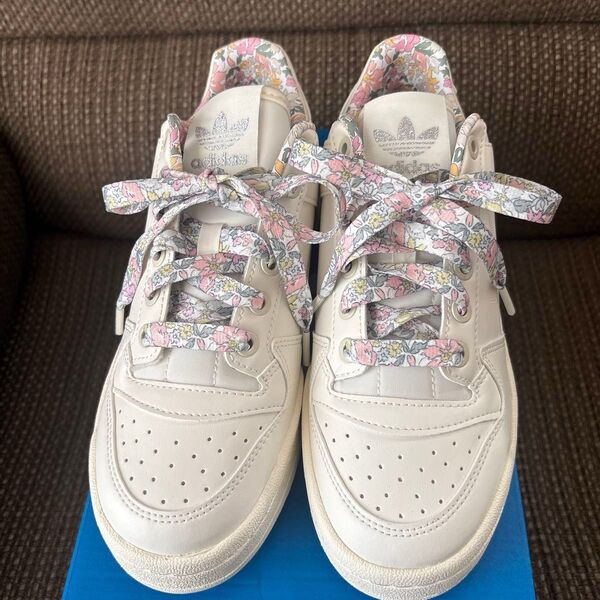 週末値下げ!WOMEN adidas フォーラムボールド リバティ 23.5