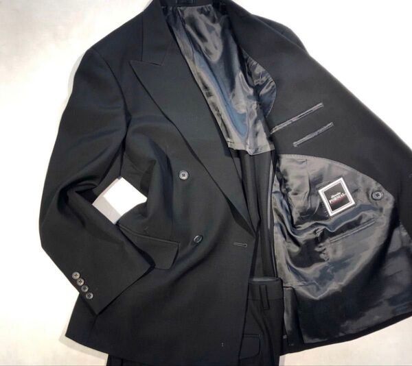 新品【サイズA7 XL★真っ黒 礼服】4Bダブルスーツ メンズスーツ ブラックフォーマル 背抜き ノーベンツ 喪服 冠婚葬祭