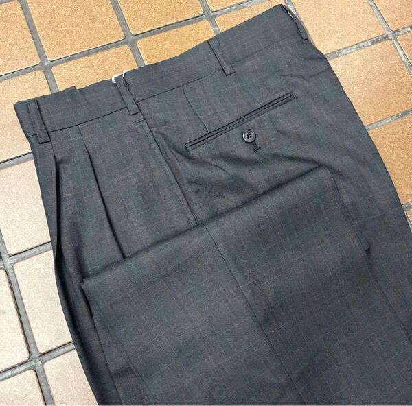 新品☆未使用 W85cm 艶感 茶系 チェック柄 ゴルフパンツ ゴルフウェア GOLF スラックス 2タック ゆったり 丸洗いOK