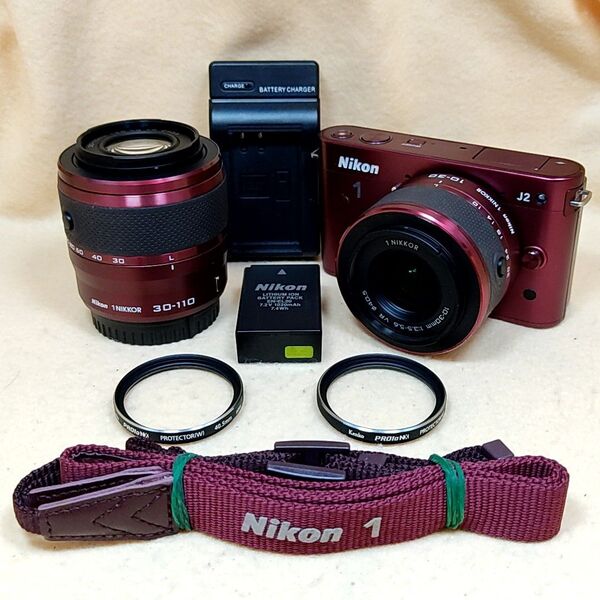 ミラーレス一眼カメラ Nikon 1 J2 Wズームレンズ レッド