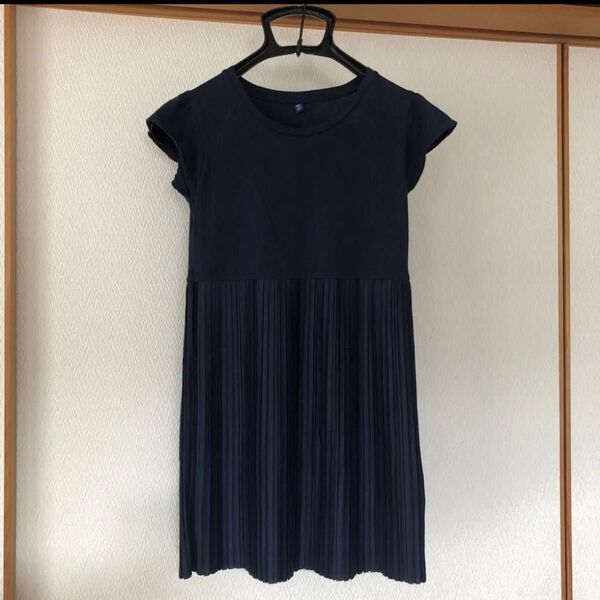 UNIQLOユニクロ ワンピース 半袖 プリーツ 女の子130㎝