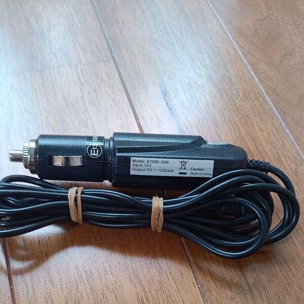 シガーソケット用USB電源アダプタ 67090-30N
