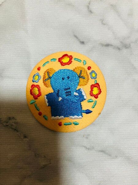 たべっ子どうぶつ 刺繍缶バッジ 一番くじ ぞう