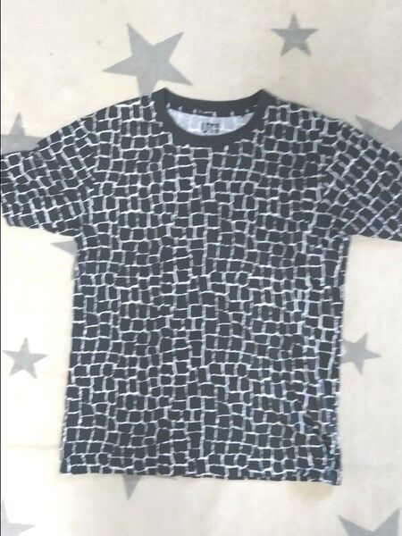 ユニクロTシャツ