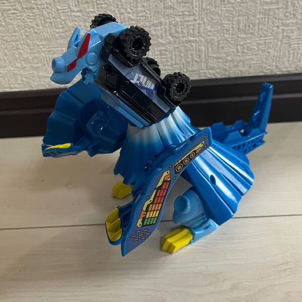 ユニトロボーン マウントフジ 富士山 車 ブルー 組み立て おもちゃ ロボット フィギュア