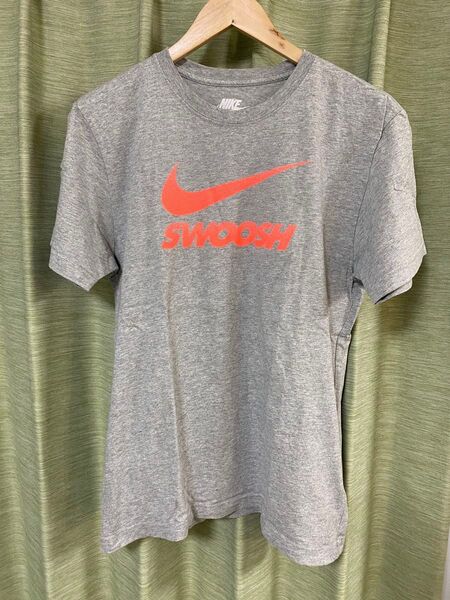 NIKEナイキ swooshTシャツ Lサイズ ナイキ 半袖Tシャツ SWOOSH NIKE ナイキ Tシャツ 半袖 グレー