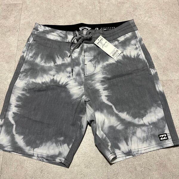 Billabong All Day Lo Tide グレー・タイダイ水着