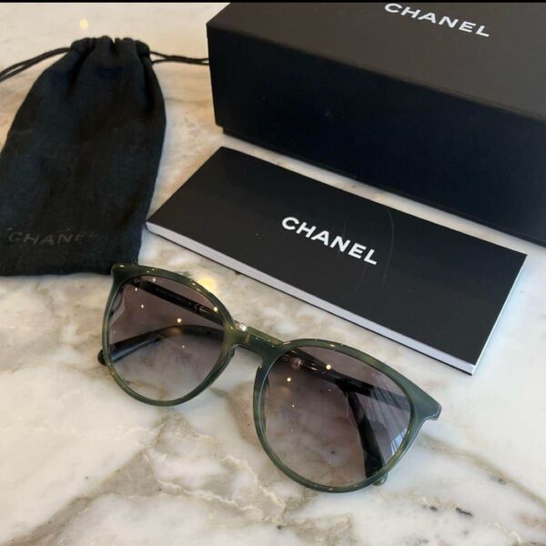 CHANEL シャネル サイドパール付き サングラス