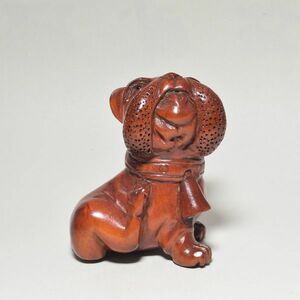 根付 犬 ブルドック 柘植 木彫品 木製 彫刻品 黄楊 現品お渡し イヌ 0707-12-22