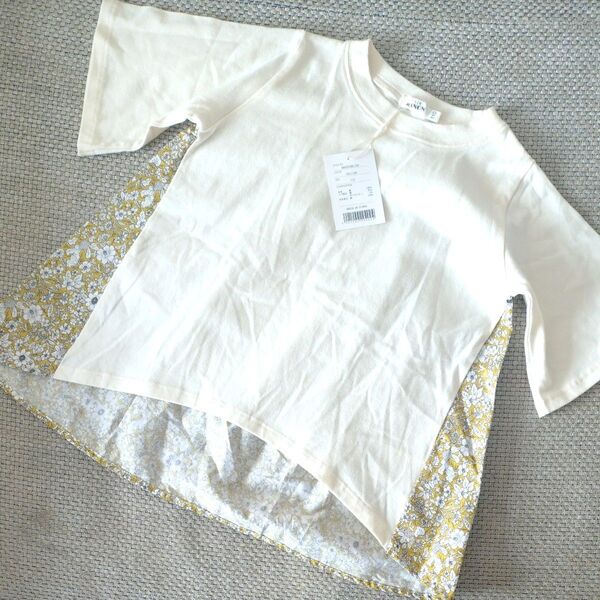 新品タグ付き★ペアマノン★花柄トップス