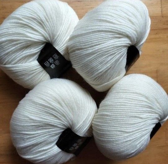 メリノウール毛糸 4玉セット アルパカ 白 高級輸入糸 純毛中細 49g×4 約200g