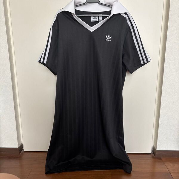 新品未使用 adidas 襟付きワンピース ブラック