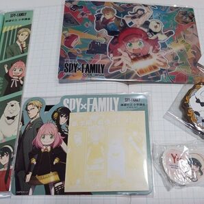 ①SPY×FAMILY メタリックポストカード ②ラバーキーホルダー③くら寿司ゆらゆら消ゴム④付箋⑤鉛筆 グッズまとめて