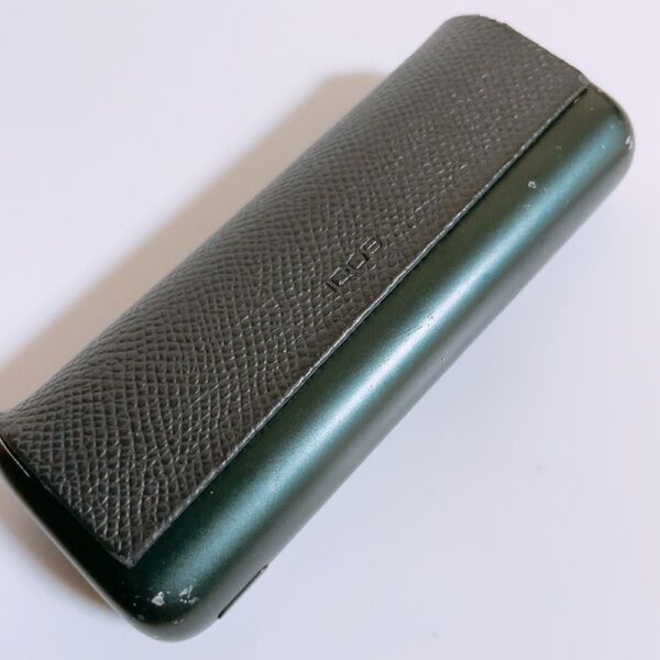 早い者勝ち!! iQOS ILUMA 本体 イルマプライム イルマ 黒 ブラック 本体 チャージャー 単品 スティック無し 充電器