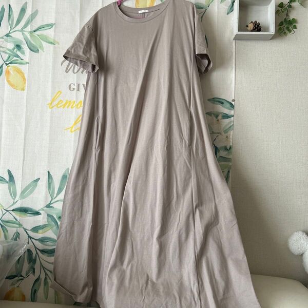 XL 半袖ワンピース ベージュ シンプル