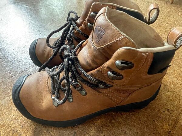 KEEN トレッキングシューズ 23.5cm