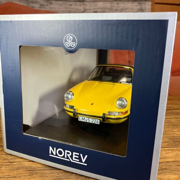 ★新品★ ノレブ 1/18 ポルシェ 911 E タルガ 1969 イエロー 名車